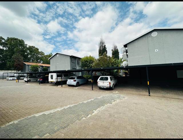3 BEDROOM APARTMENT FOR SALE IN CASTLEVIEW